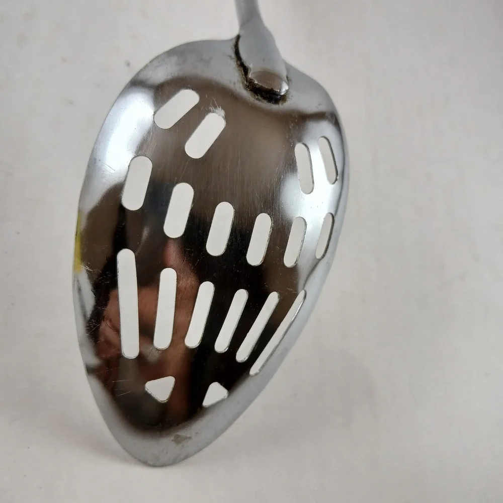 Vintage Ekco Slotted‎ Serving Spoon Stainless Steel Beige Plastic Handle